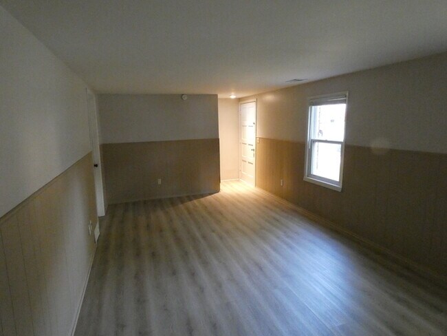 Building Photo - Beautiful Home In North Kansas City School District!