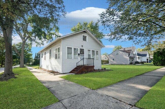 Foto del edificio - 4716 Douglas Rd