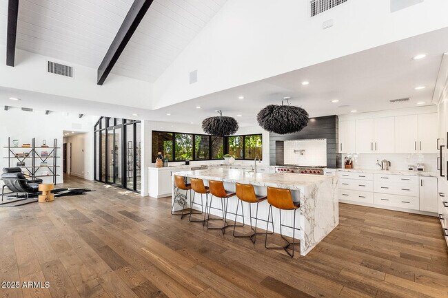 Foto del edificio - 5040 N Arcadia Dr
