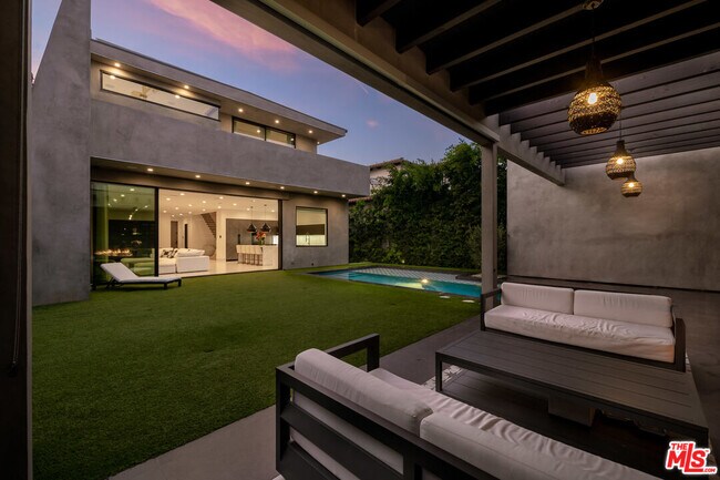 Foto del edificio - 108 N Edinburgh Ave