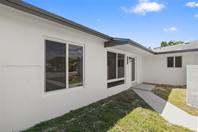 Foto del edificio - 19421 SW 103rd Ct