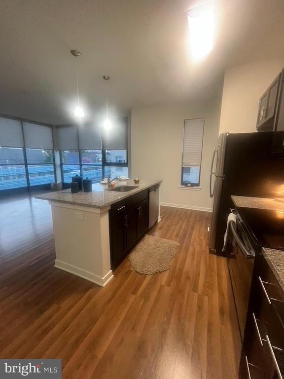 Building Photo - 401 Race St