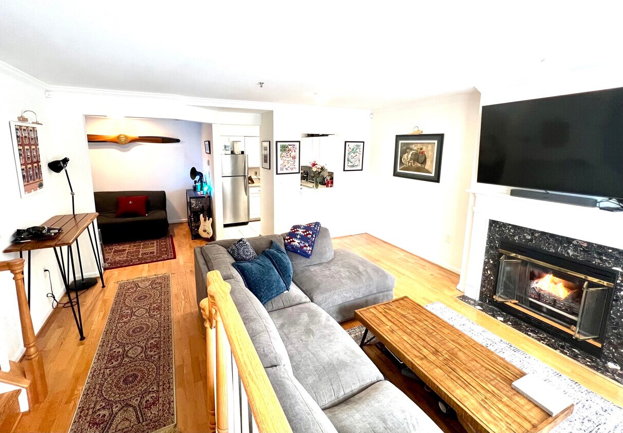 Foto principal - 2411 20th St NW