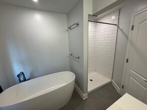 Building Photo - 222 Chesna Dr