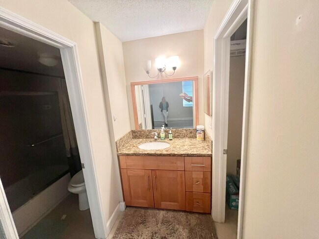Foto del edificio - 9430 Tangerine Pl