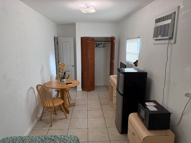 Foto del edificio - 2000 NE 124th St
