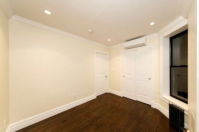 Building Photo - 552 Broome Street