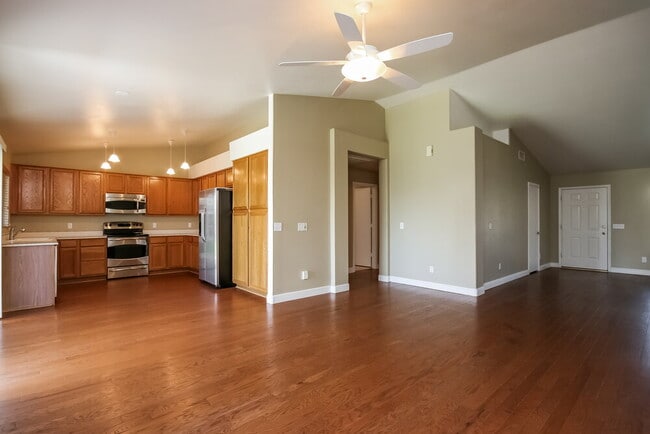 Building Photo - 7205 W Los Gatos Dr