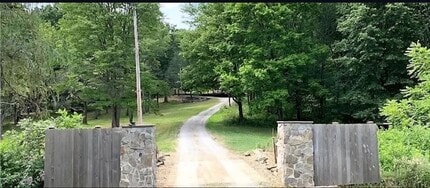 Building Photo - 772 Franklin Rd