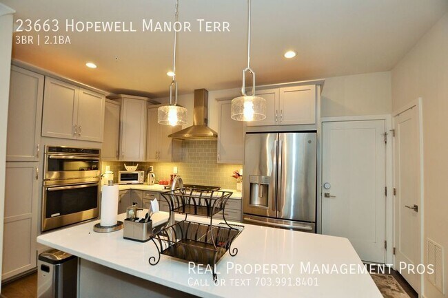 Building Photo - Beautifully Maintained Condo For Rent in C...