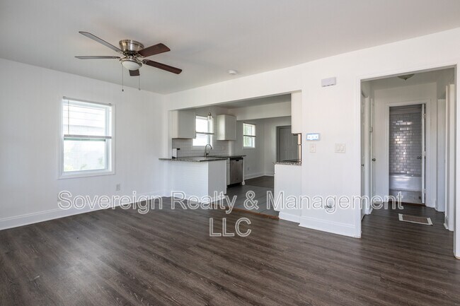 Building Photo - 364 Betsy Ave SW