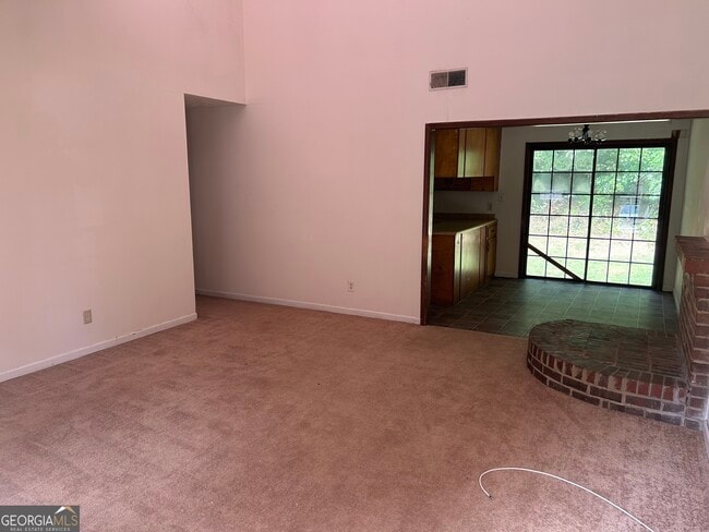 Building Photo - 415 Lexington Heights