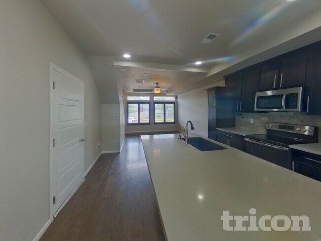 Building Photo - 5928 John Muir Trl