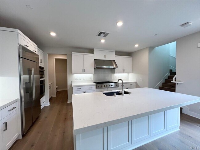 Foto del edificio - 108 Chorus