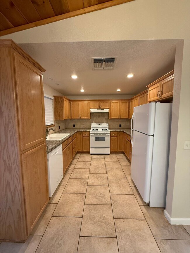 Foto del edificio - Nice Quiet Neighborhood!