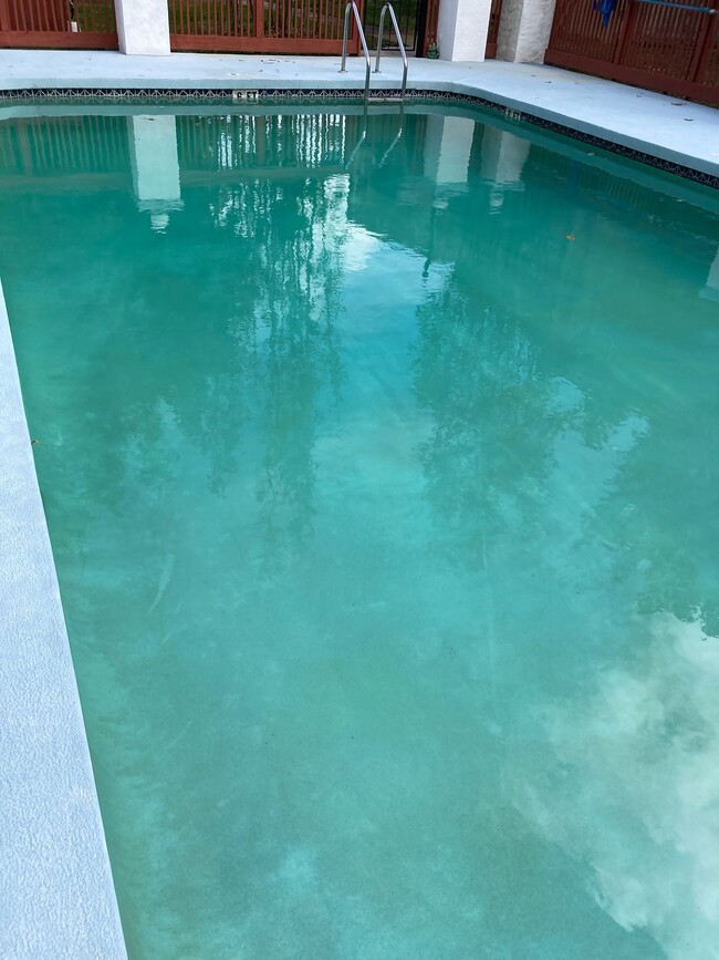 Foto del edificio - 4367 Bluejay Pl