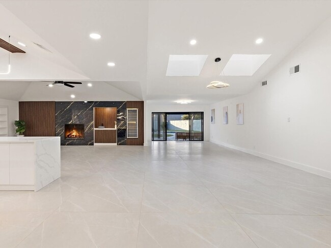 Building Photo - 4321 Cobblers Ln
