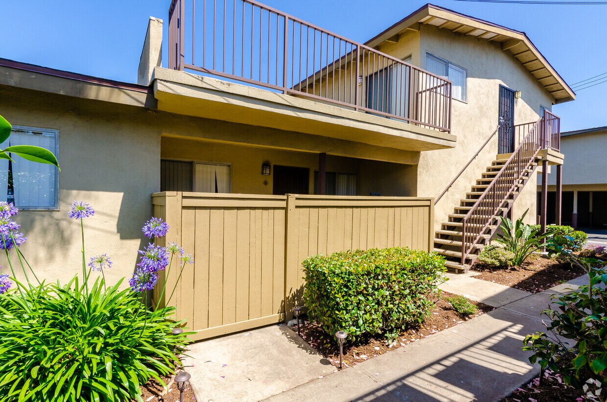 Arroyo Vista Apartments In Garden Grove Ca Westside Rentals