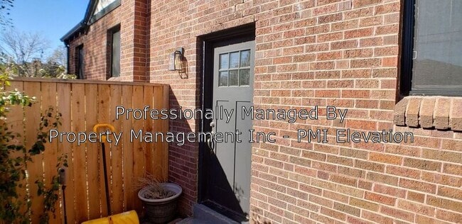 Foto del edificio - 1300 Glencoe St