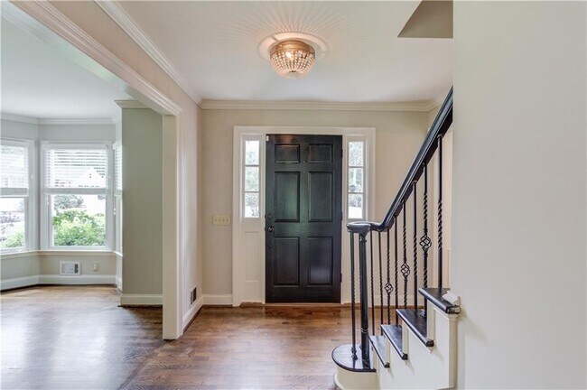 Foto del edificio - 153 Lantern Ridge Ct