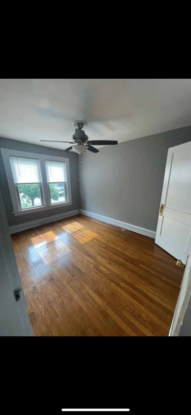 Building Photo - 526 S Drexel Ave