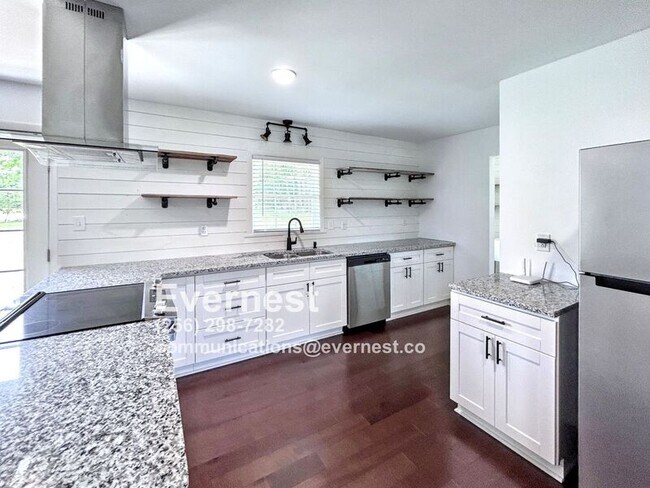 Foto del edificio - 142 Paul Dr