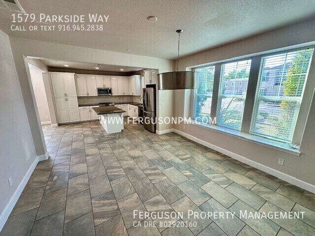 Foto del edificio - 1579 Parkside Way