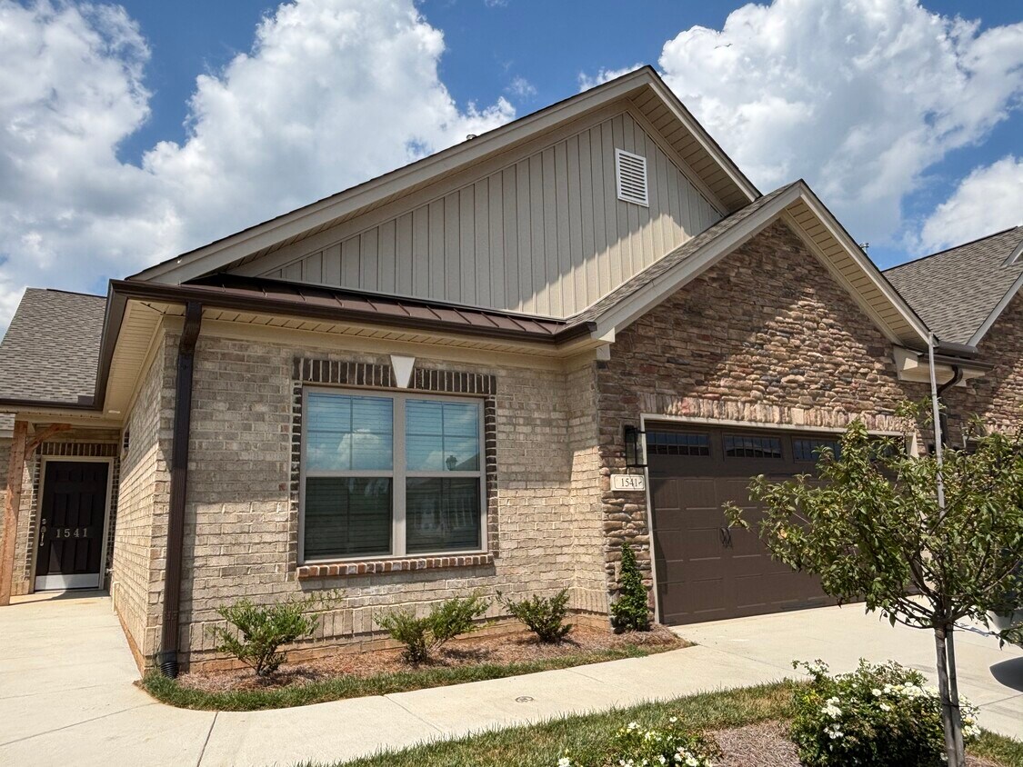 Foto principal - 1541 Barnstable Ct