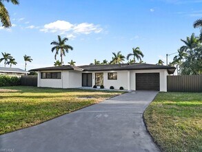 Building Photo - 112 Bayshore Dr