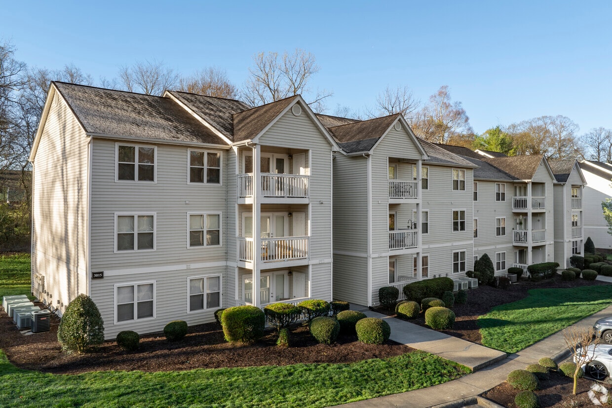 Primary Photo - Riverfront