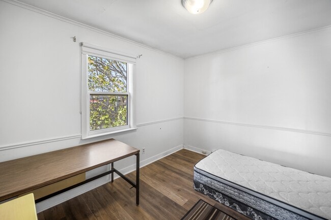 Building Photo - 52 Grenfell Ave