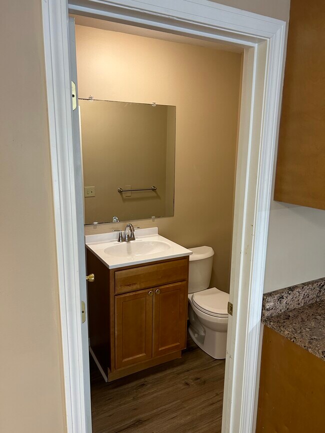 Foto del edificio - 58 Manville Hill Rd