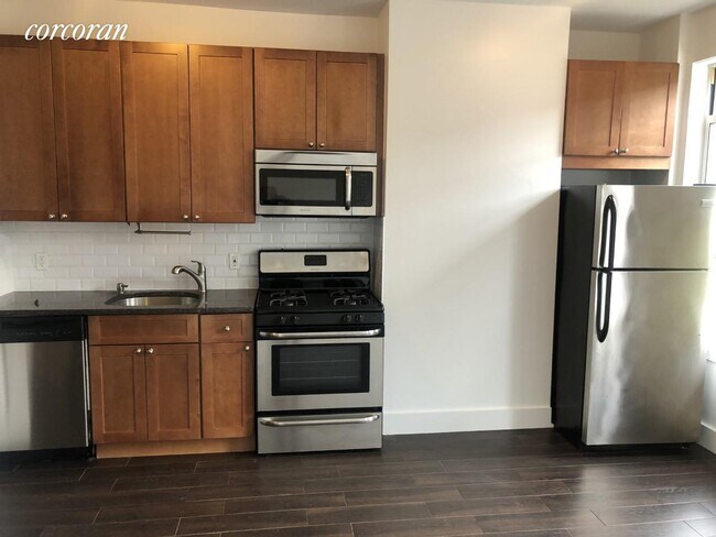 Building Photo - 154A 31st St