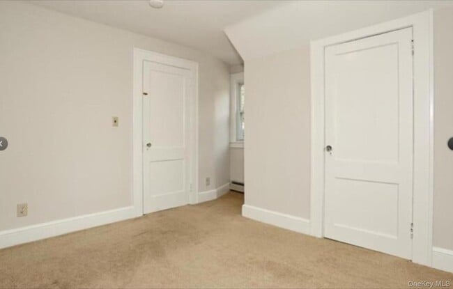 Building Photo - 298 S Middletown Rd