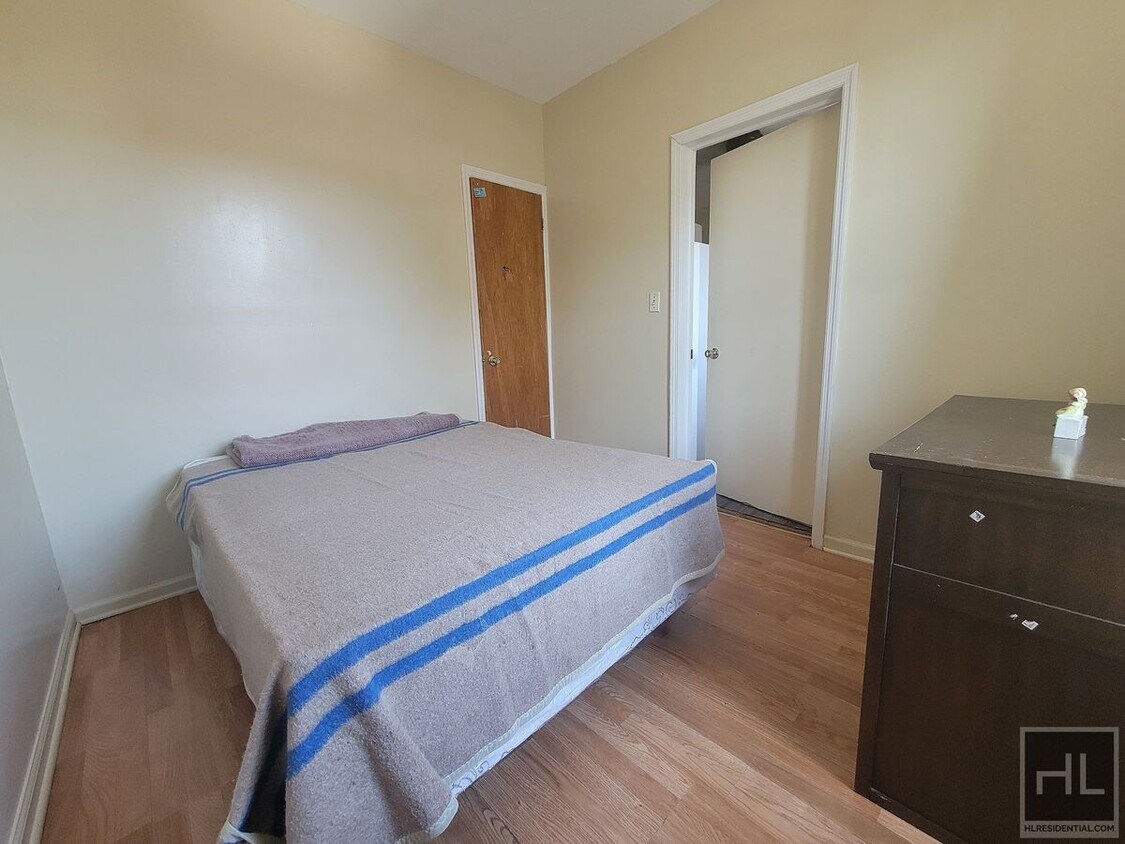 ROOM FOR RENT BERGEN STREET Room for Rent in Brooklyn, NY