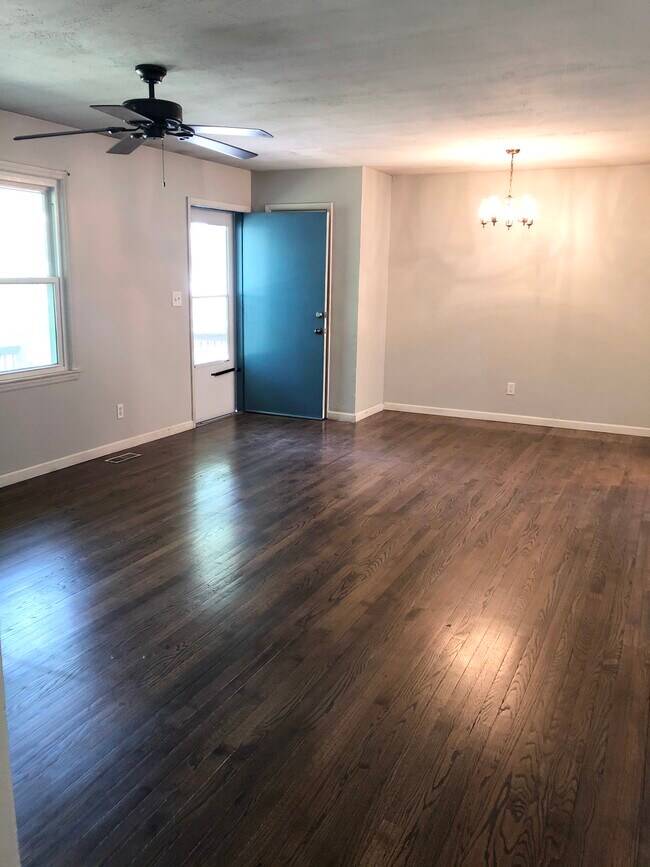 Foto del edificio - 2540 Cedarwood Ave