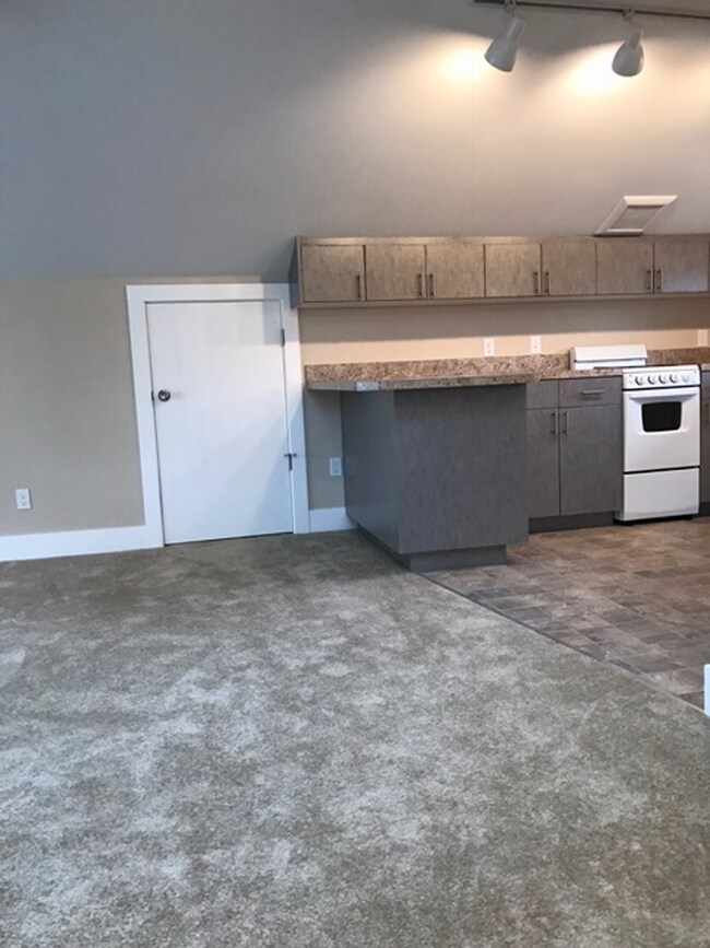 Foto del edificio - Charming Top Floor Studio of Triplex in a Fantastic Seattle Neighborhood!