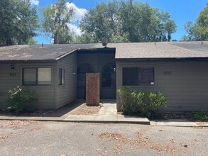 Building Photo - 3822 SW 30th Terrace