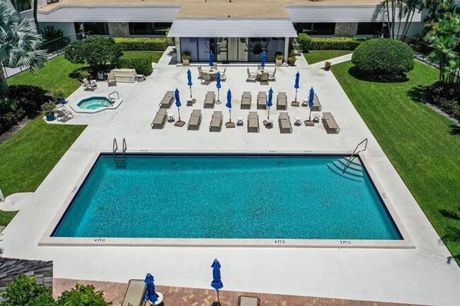 Foto del edificio - 3545 S Ocean Blvd