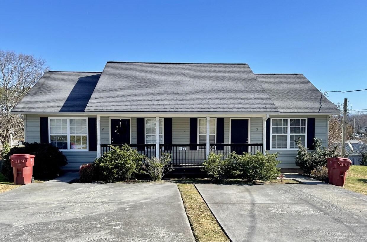 132 West Dr, Johnson City, TN 37615 Townhome Rentals in Johnson City