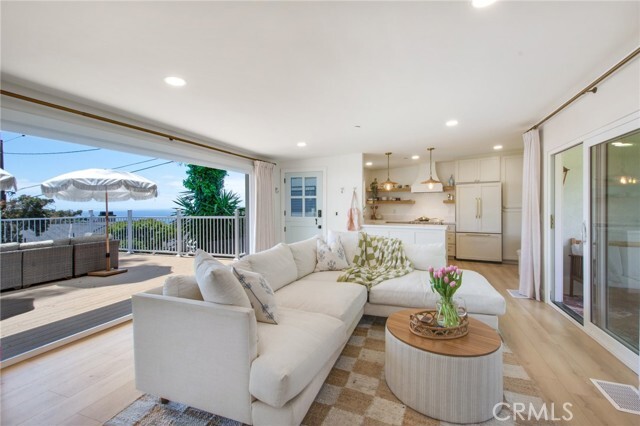 Foto del edificio - 1445 Bluebird Canyon Dr