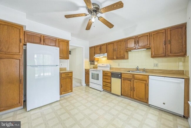 Foto del edificio - 838 Kings Croft Dr
