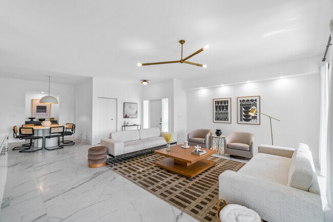 Building Photo - 5136 Lake Catalina Dr