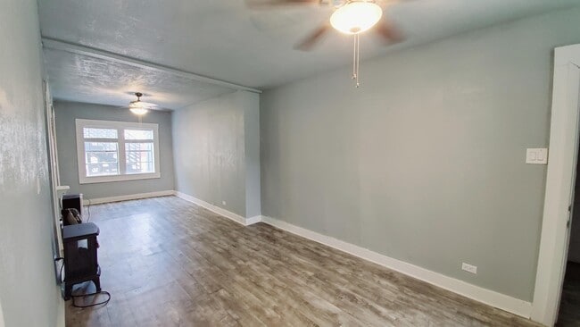 Building Photo - 217 Lotus Ave