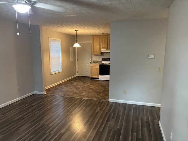 Sala de estar - 155 Old Glenwood Springs Rd