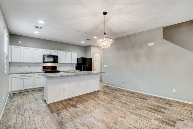 Foto del edificio - Beautiful 3 Bedroom in Gated Community!