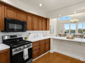 Building Photo - 905 N Harbour Dr