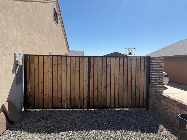 Foto del edificio - 9623 36th Ln