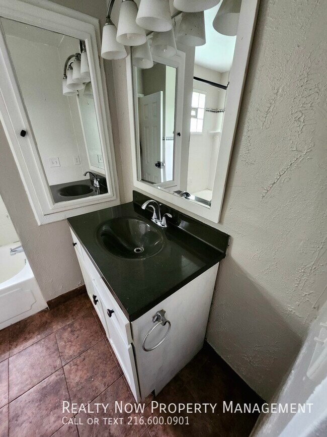 Foto del edificio - 18063 Weston Rd