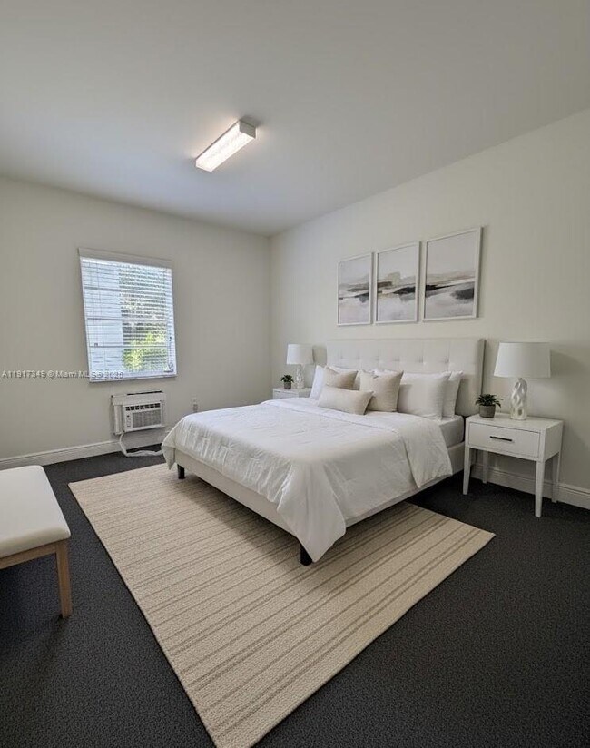 Foto del edificio - 627 Anastasia Ave